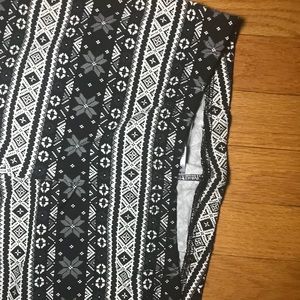 Cute black and white patterned leggings